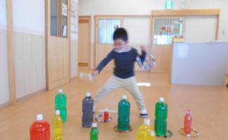忍者ポーズで「エイッ‼」