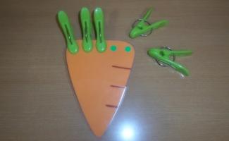 洗濯ばさみは指先の訓練になります