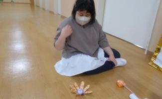 お正月遊びでこま回しをしたよ♪