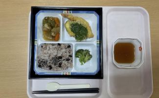 お祝いにはやっぱり赤飯ですね。