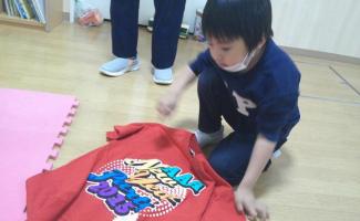 Tシャツも上手にたためるよ！
