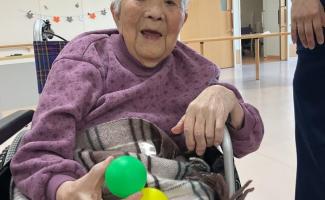 ボール2個投げます～！！