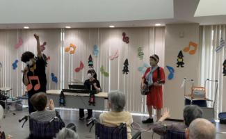 2曲目の職員の演奏です！！