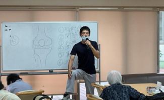 マッサージは優しくなでるように…