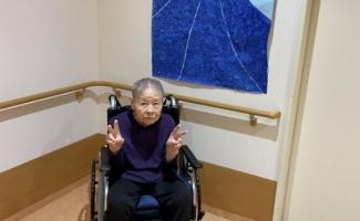 富士山の貼り絵の前でパチリ！！