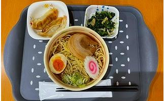 熱々ラーメンには熱々餃子ですね🥟