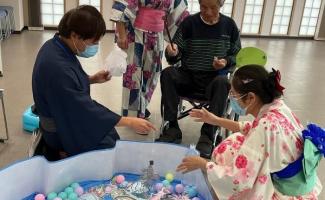 こちらは魚釣りコーナー！！