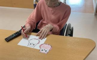 見本を見ながらやっています！